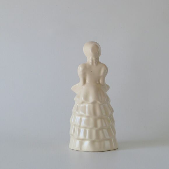 Vintage Mid-Century Haeger White Colonial Woman With Basket Planter 7.5" Tall - Picture 5 of 11